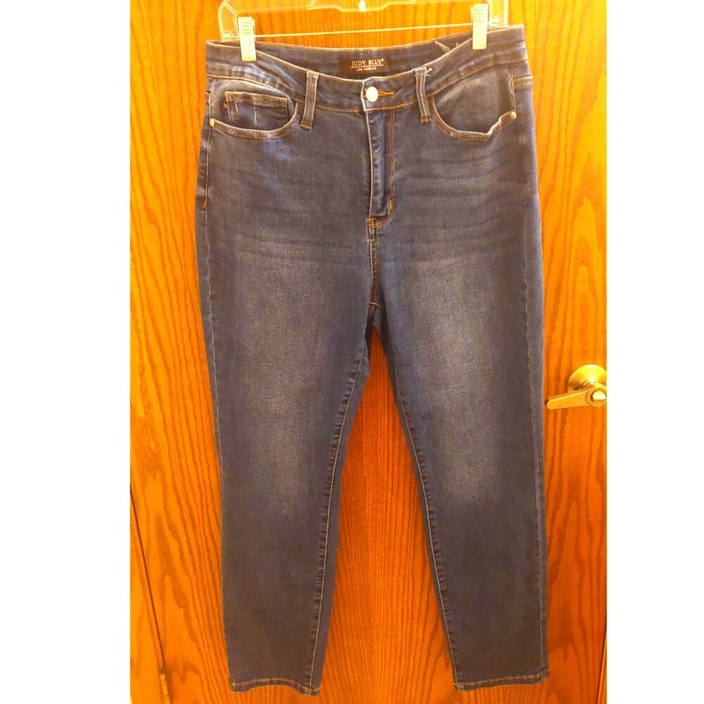 Judy Blue Boyfriend Jeans 11/30 Medium Wash Stretch Denim - Convertible Cuff